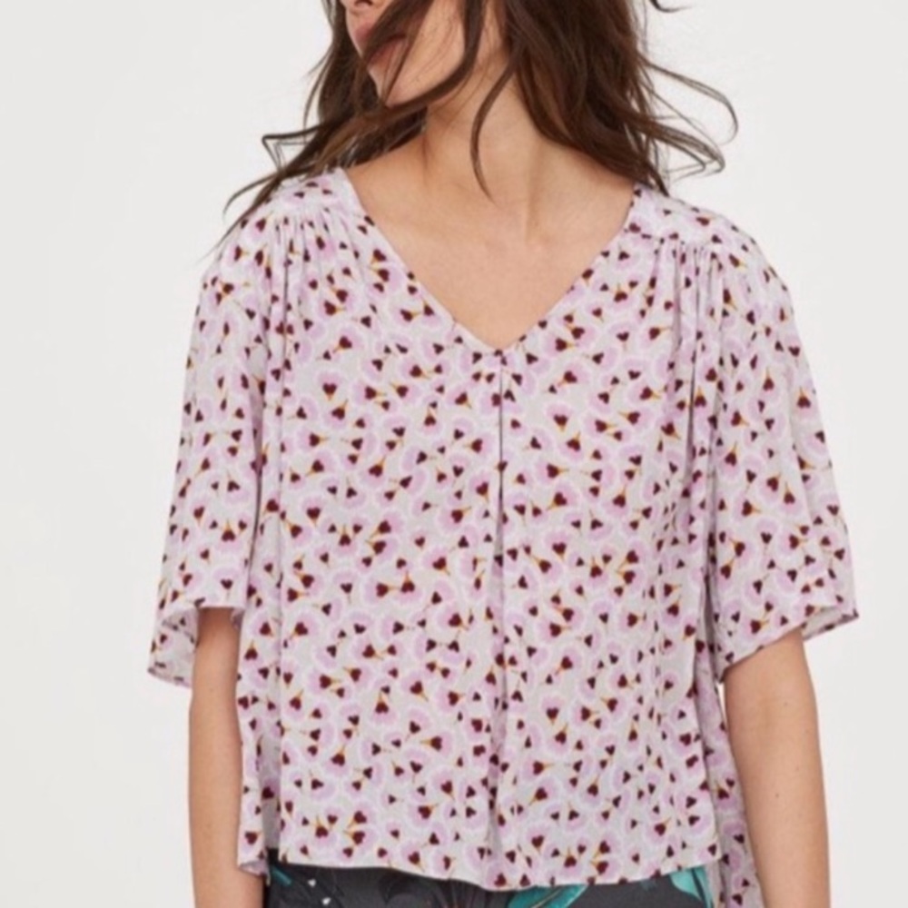 3/$25 Anna Glover x H&M floral top